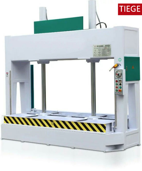 Máquina de prensado en frío utilizada para prensar láminas acrílicas MDF a bordo